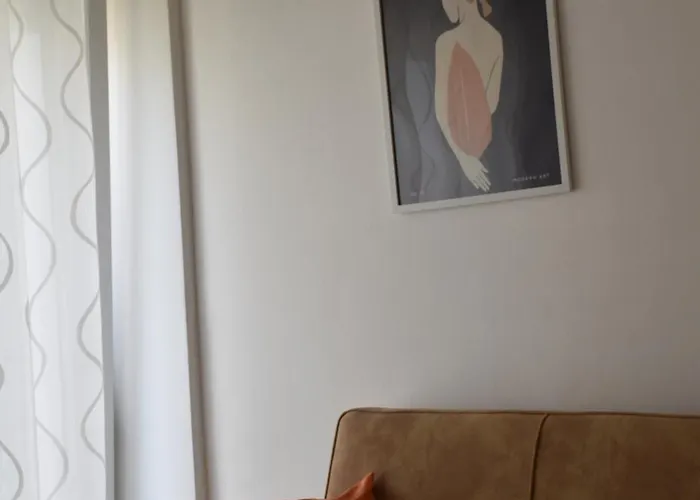 Leta's Apartments, Vacation * Plazhi San Pietro